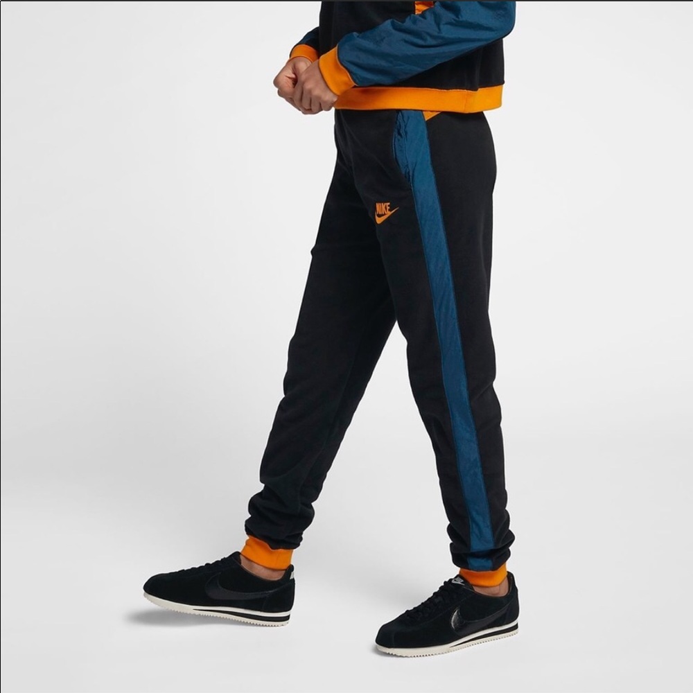 NWT Nike Women’s Fleece Sportswear Pants - Picture 5 of 8